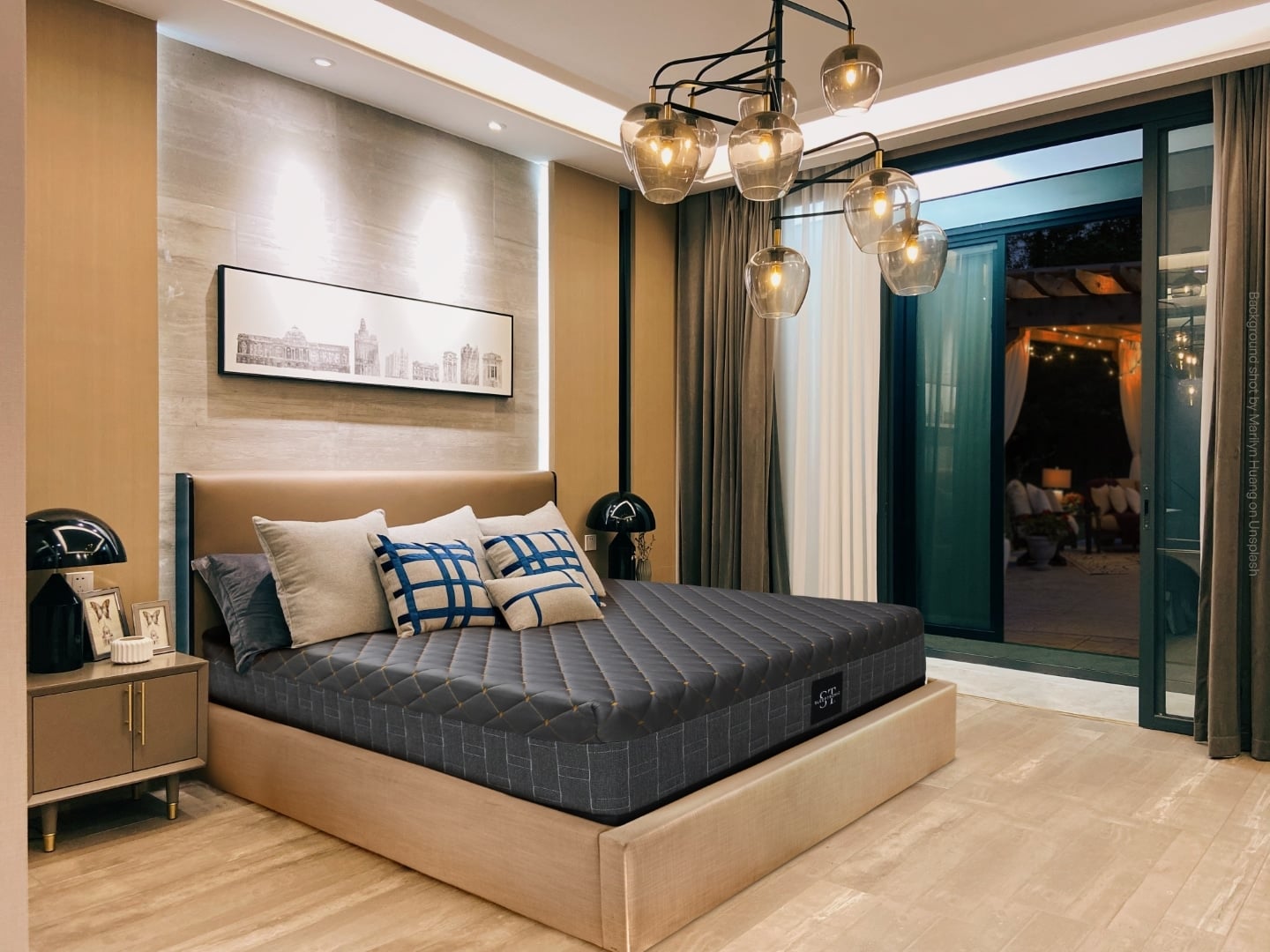 Cosmic Miracle Lux Hybrid Room Shot