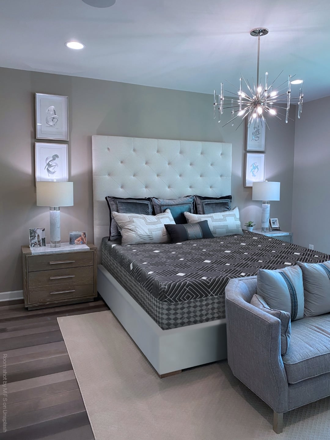 Edge B50 Hybrid Room Shot