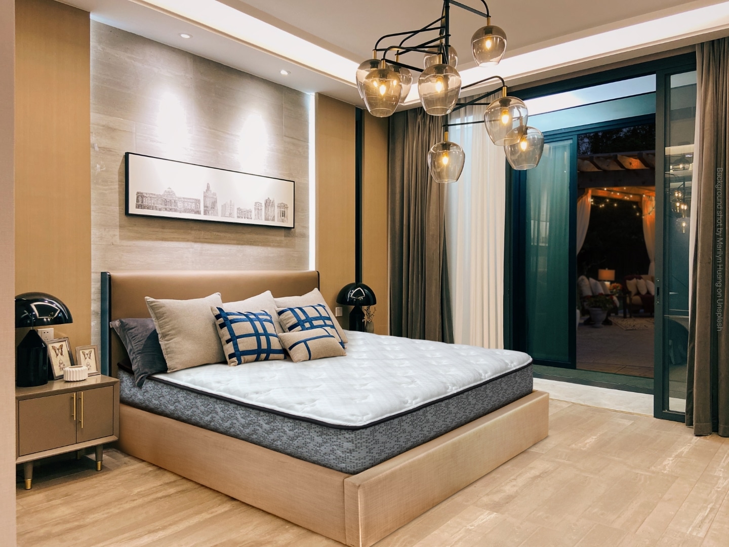 Edge S4000 Plush Room Shot